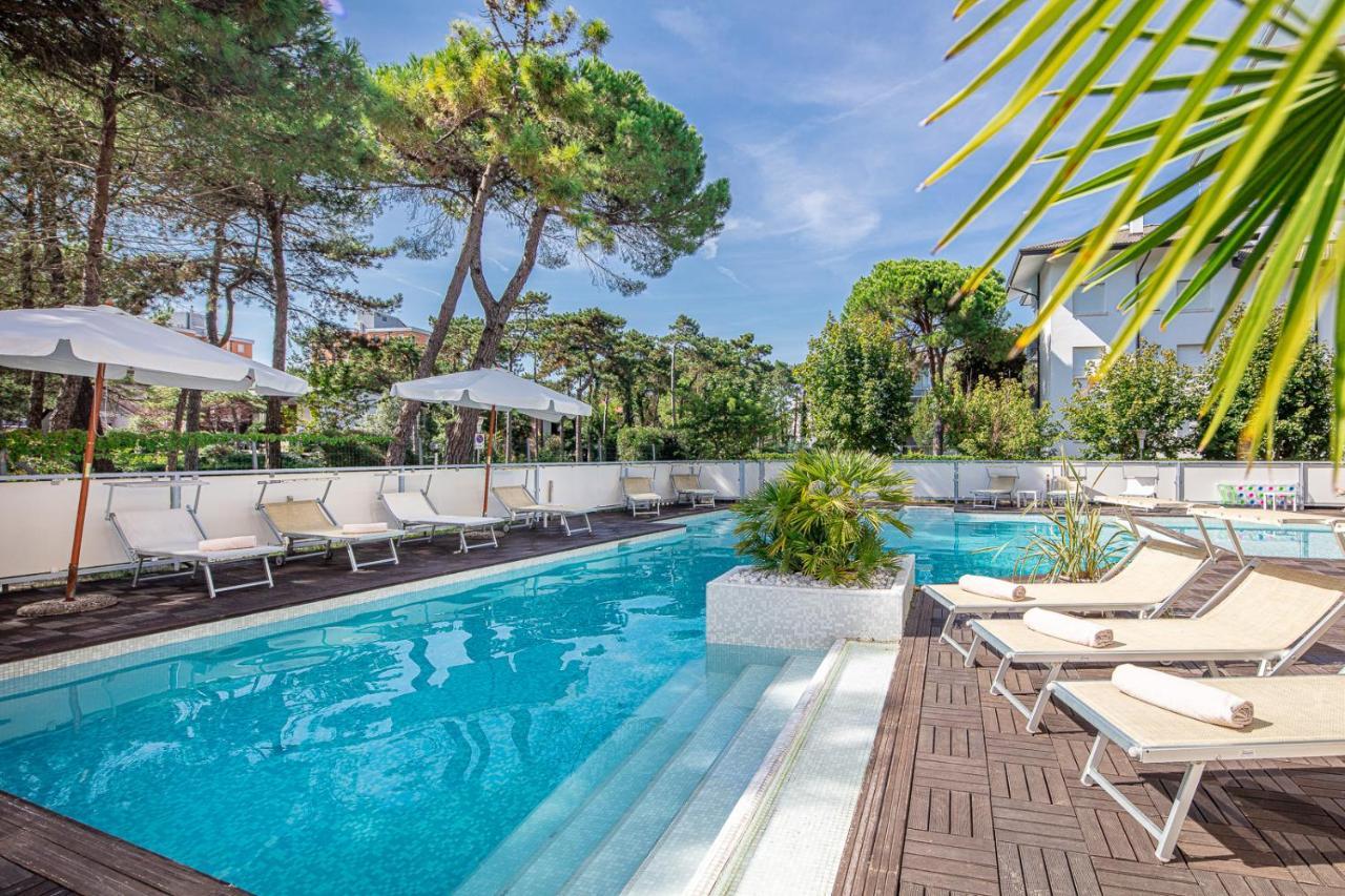 Hotel Rex Lignano Sabbiadoro Exterior photo