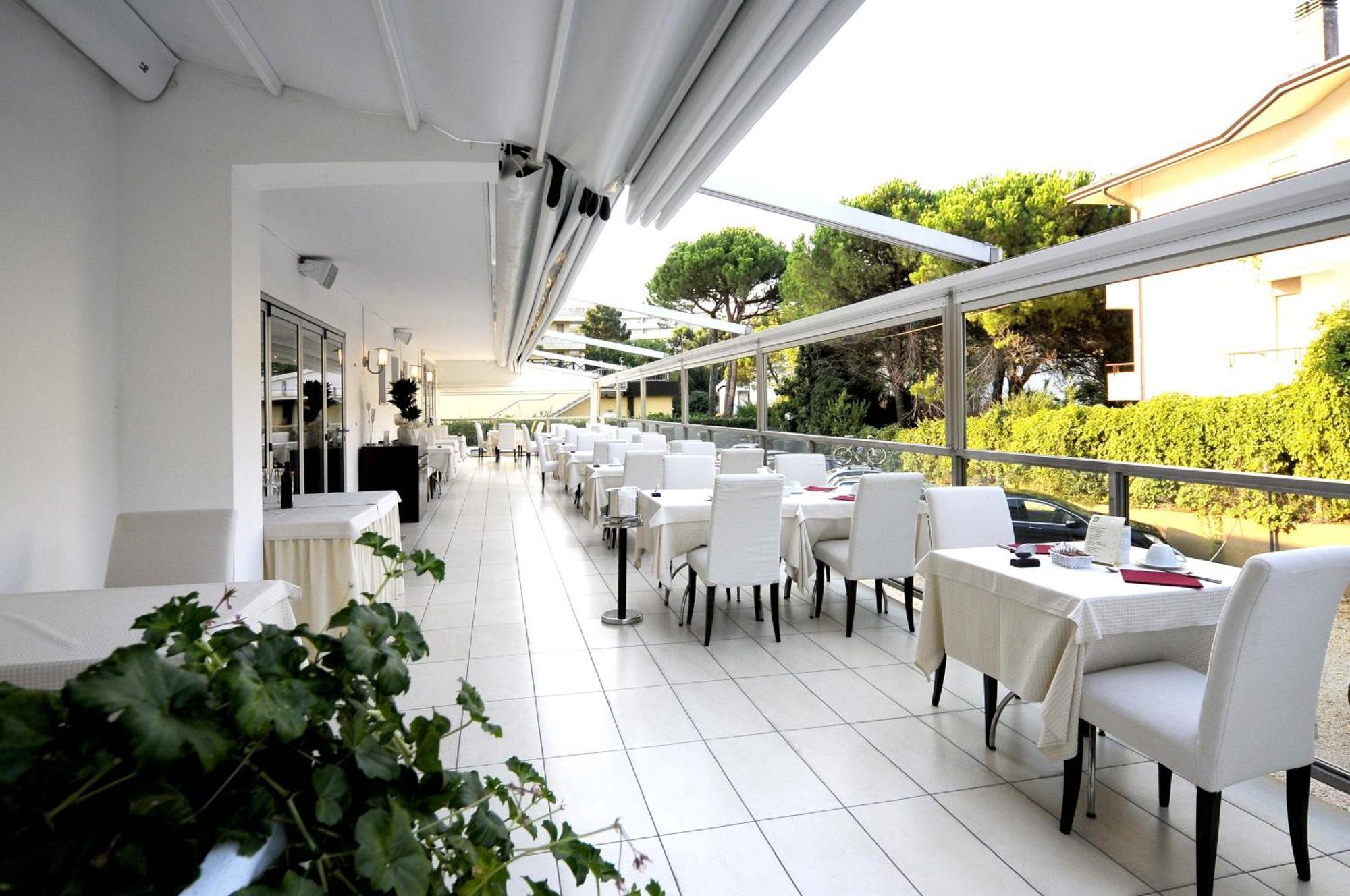 Hotel Rex Lignano Sabbiadoro Exterior photo